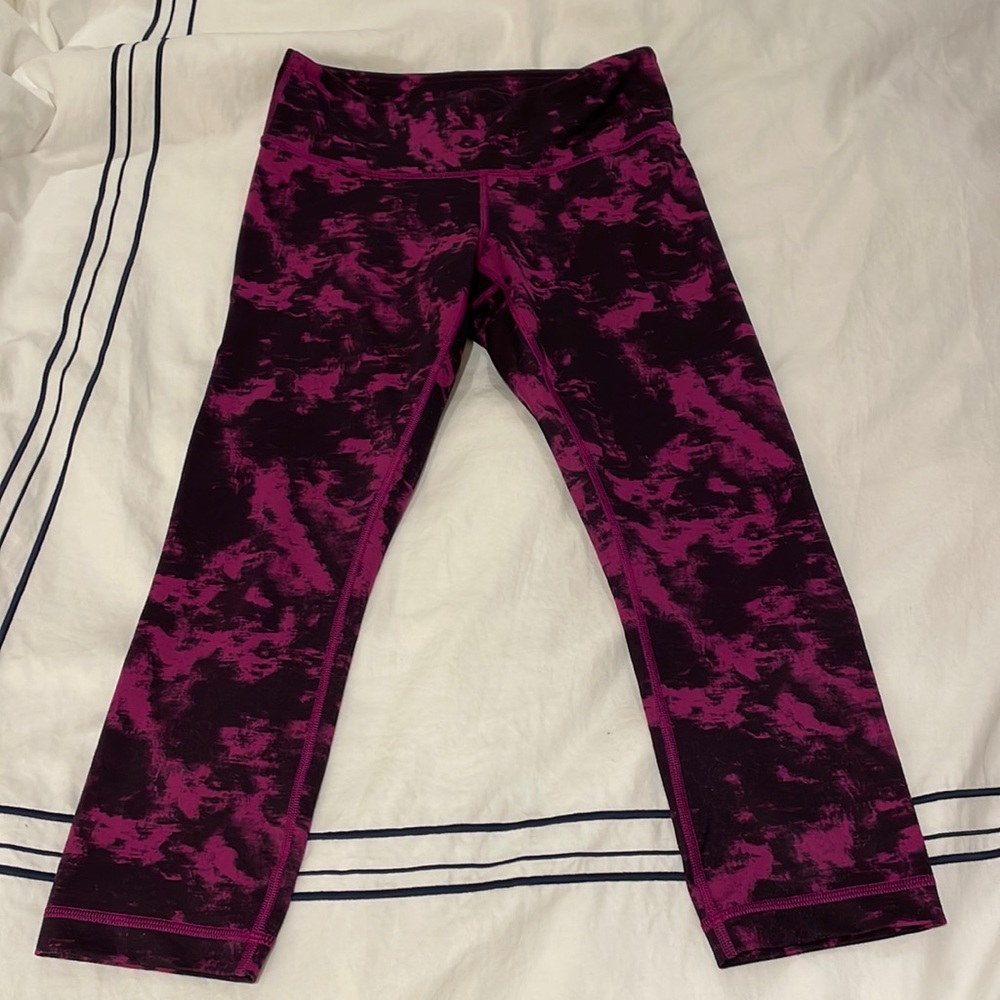 Lululemon Wunder Under cropped leggings size 6